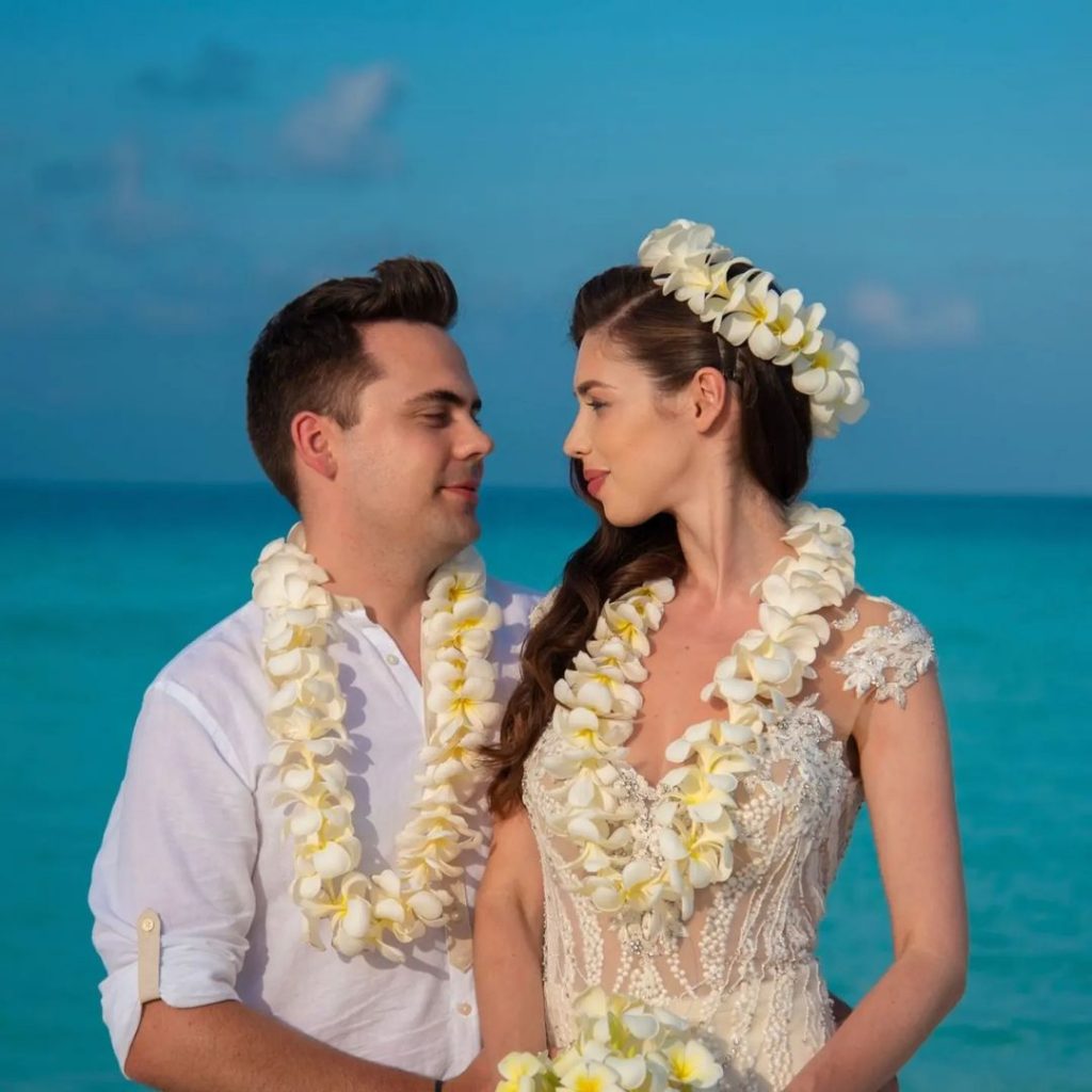 Maldives happy couples