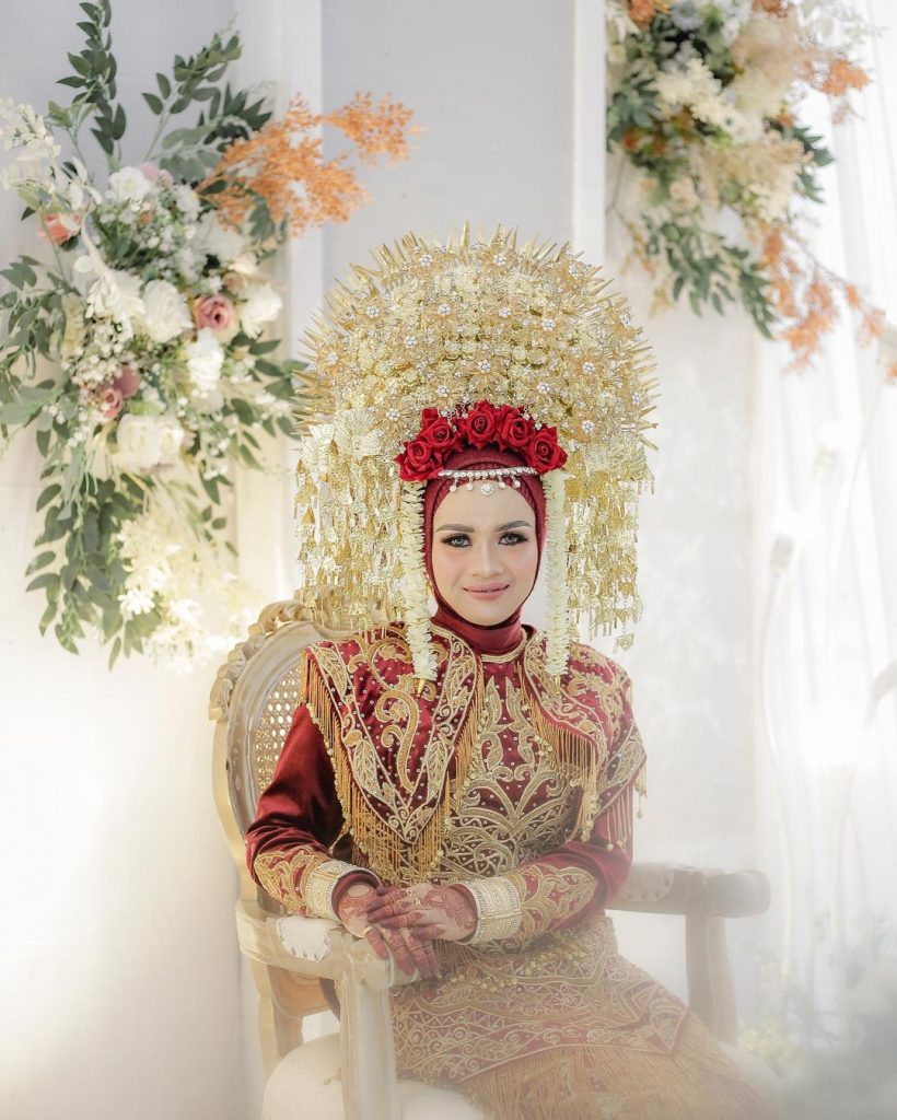 Mexican brides in a wedding dress